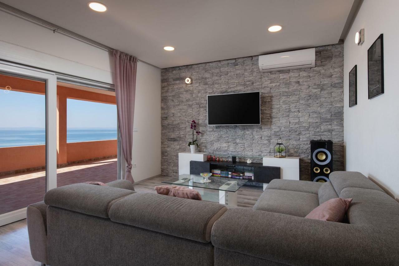 Luxury Apartment Nora Podstrana Bagian luar foto