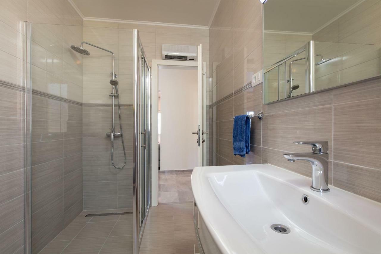 Luxury Apartment Nora Podstrana Bagian luar foto
