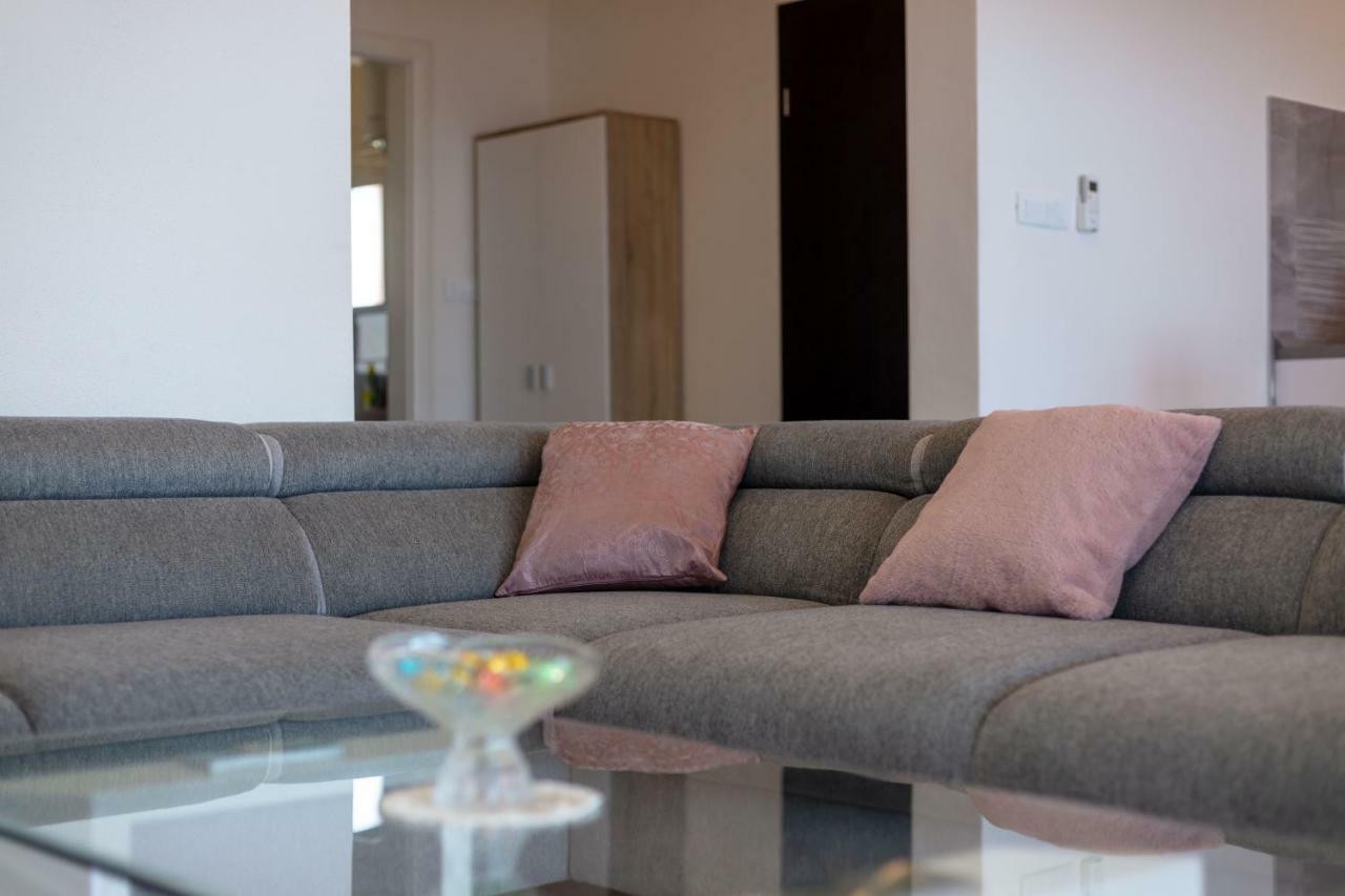 Luxury Apartment Nora Podstrana Bagian luar foto