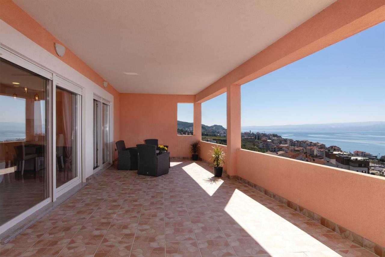 Luxury Apartment Nora Podstrana Bagian luar foto