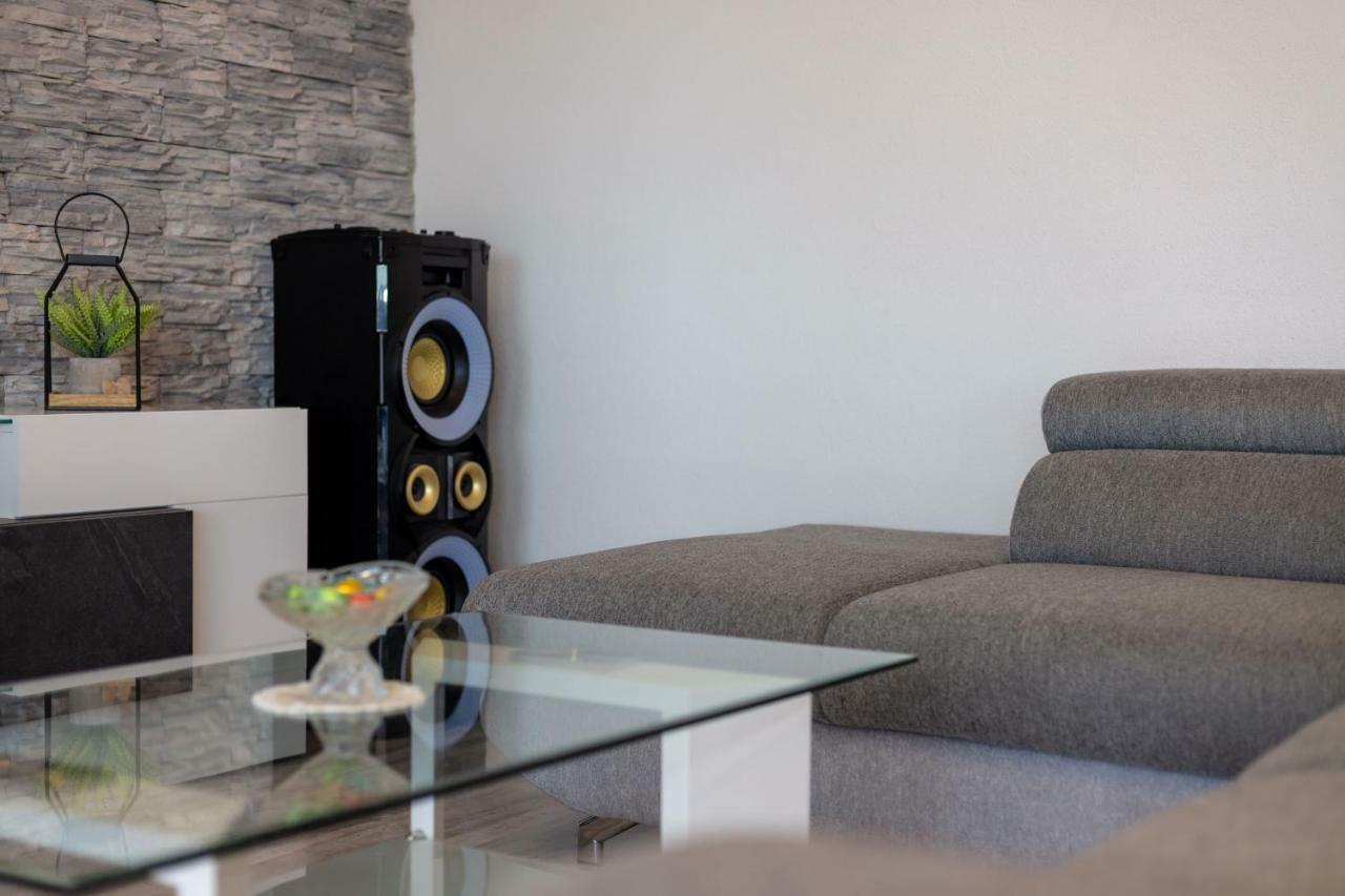 Luxury Apartment Nora Podstrana Bagian luar foto
