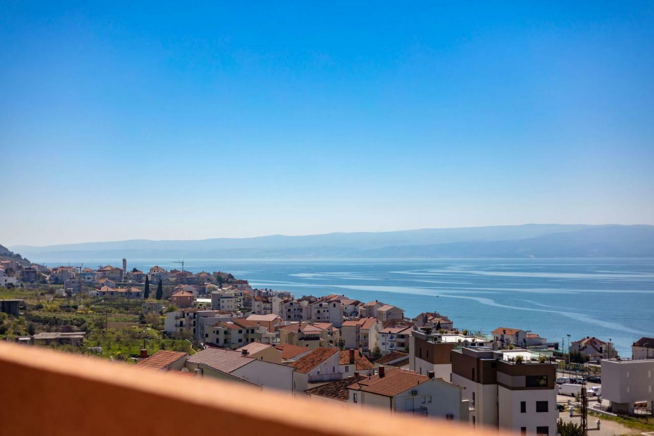 Luxury Apartment Nora Podstrana Bagian luar foto