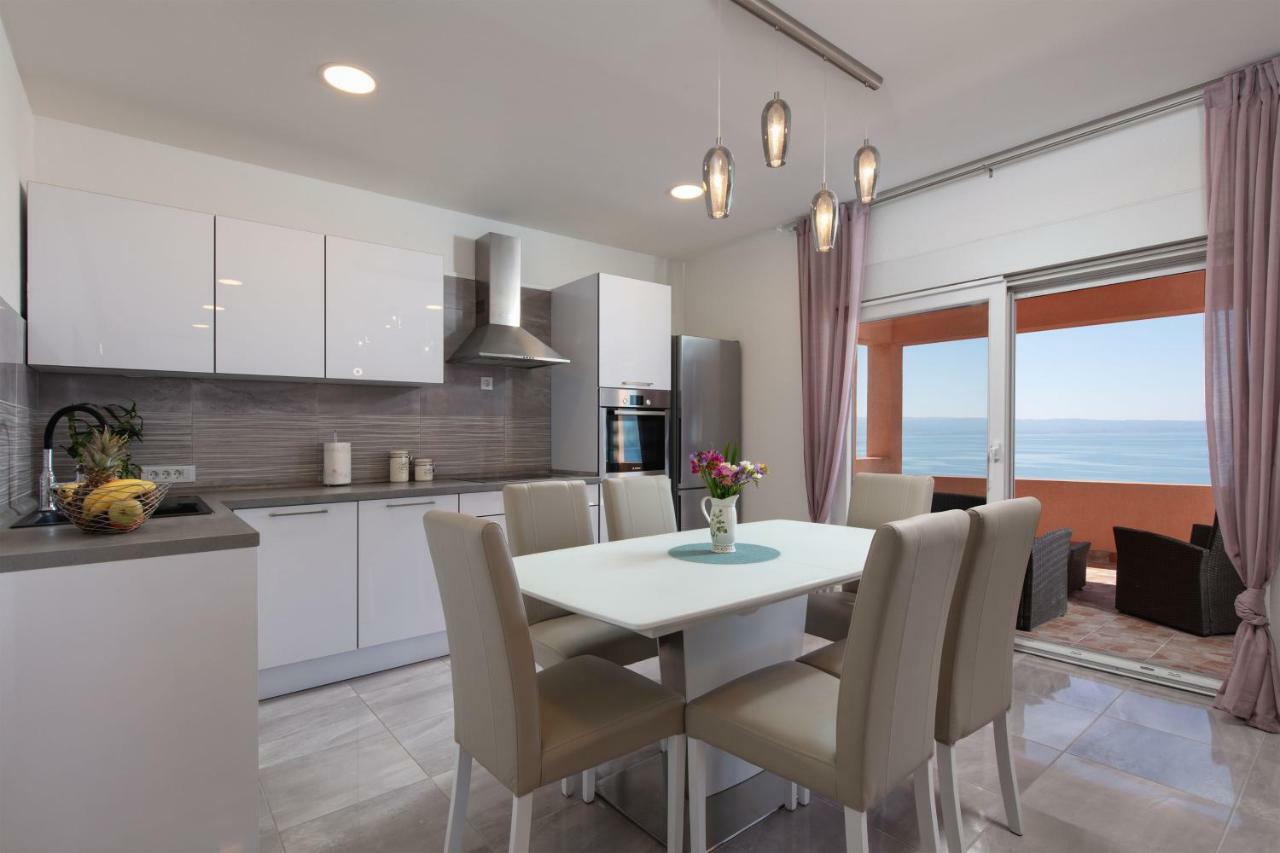 Luxury Apartment Nora Podstrana Bagian luar foto