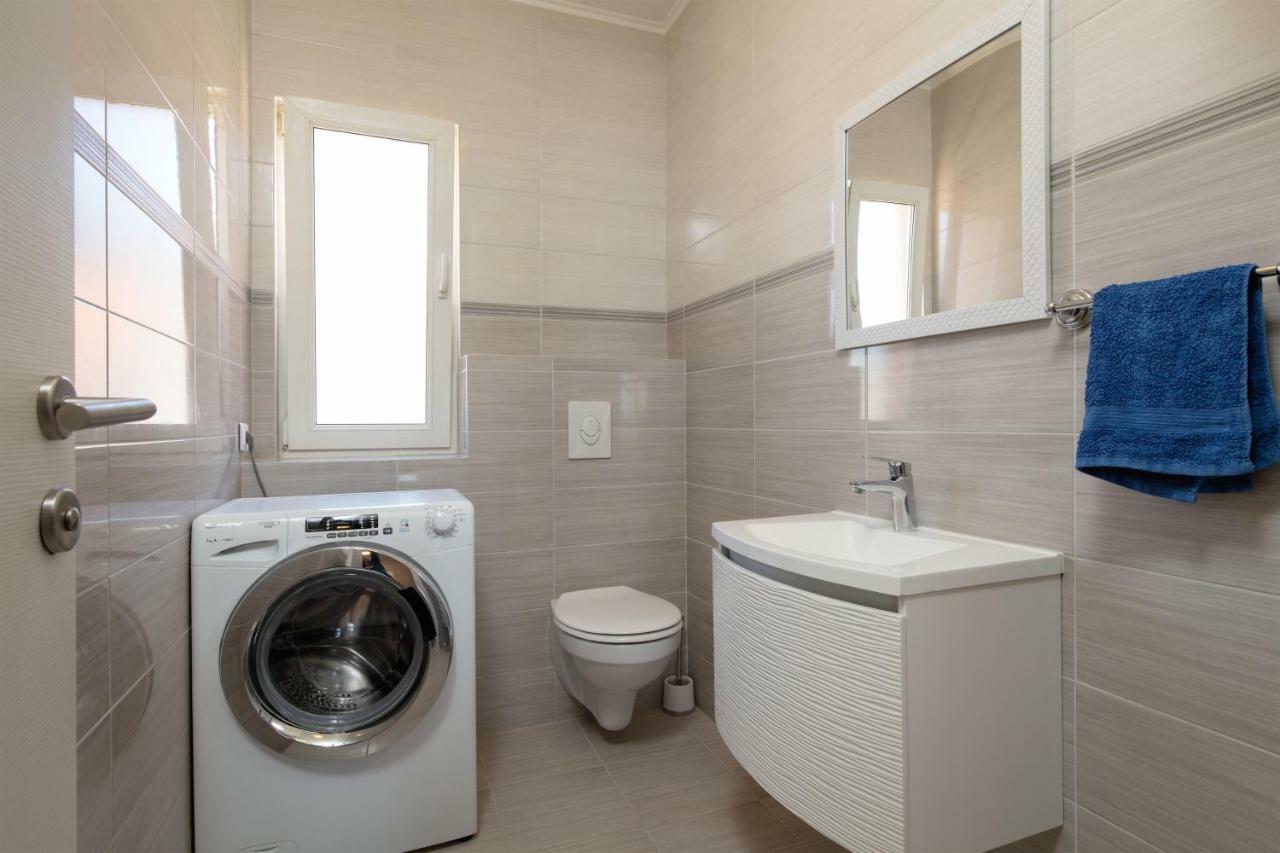 Luxury Apartment Nora Podstrana Bagian luar foto