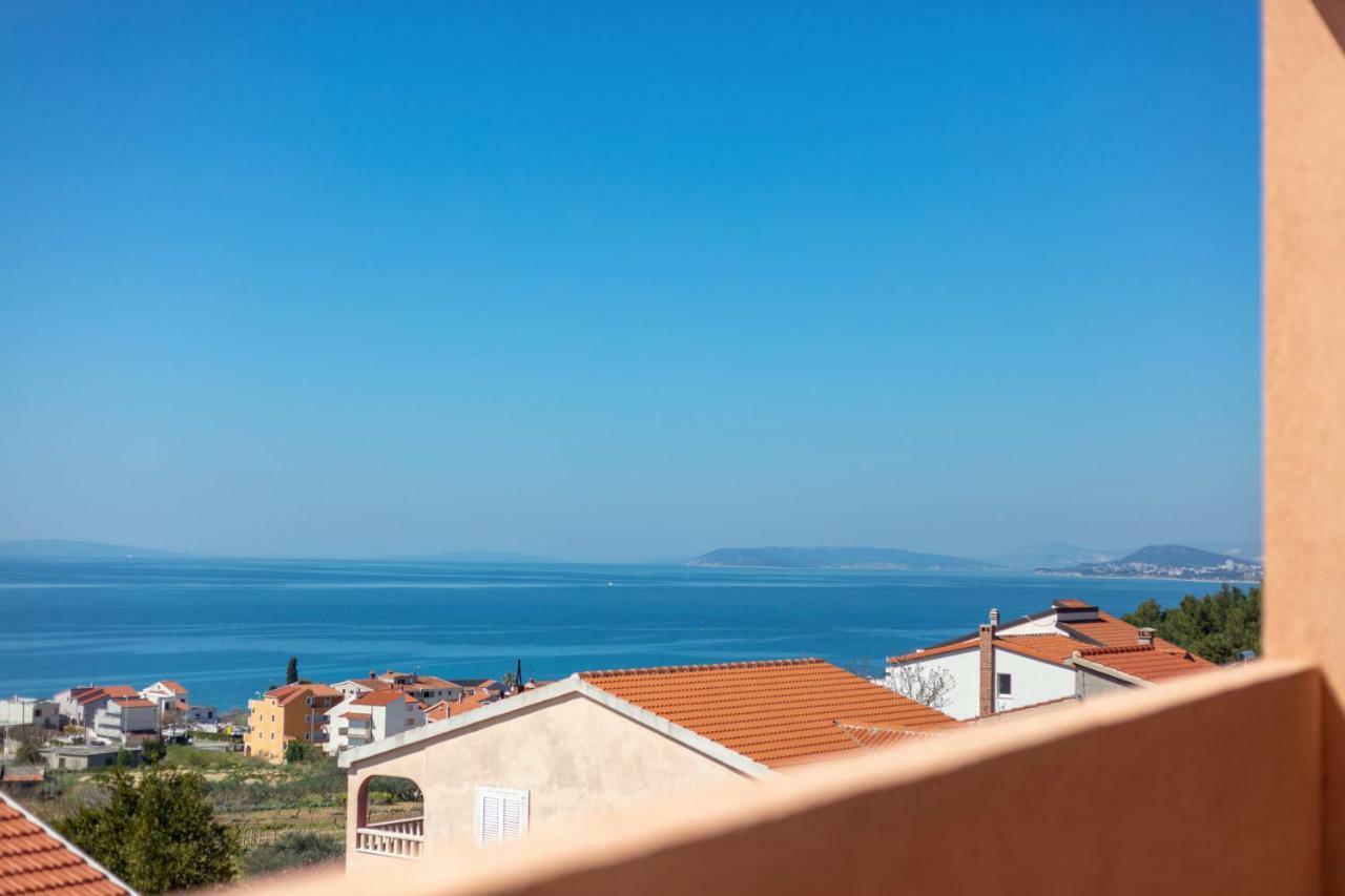 Luxury Apartment Nora Podstrana Bagian luar foto