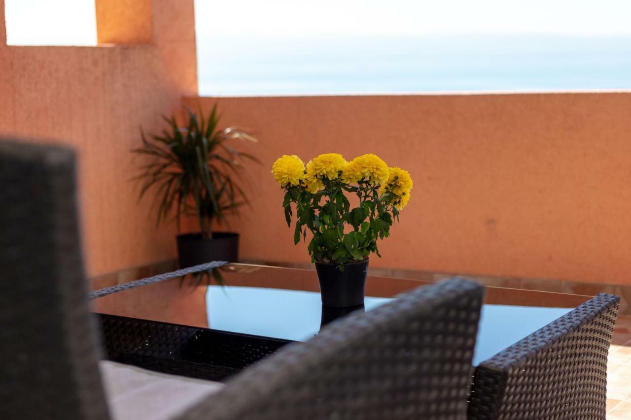 Luxury Apartment Nora Podstrana Bagian luar foto